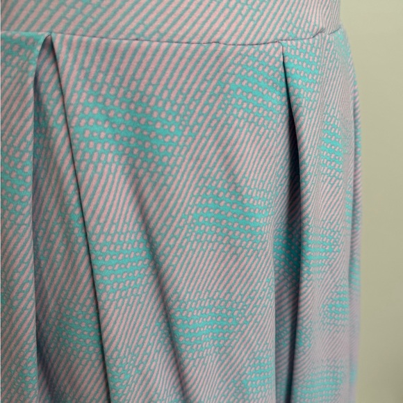 LulaRoe Madison Skirt - Picture 2 of 6